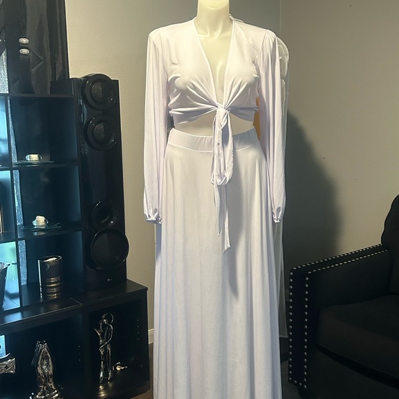 Plus Size -2pc White Skirt Set - Picture 6 of 6